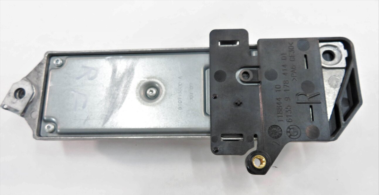 Thumbnail 5: 2009-2012 BMW 740i 750i 760i B7 (F01 F02) RIGHT FRONT PASSENGER SEATBELT MODULE
