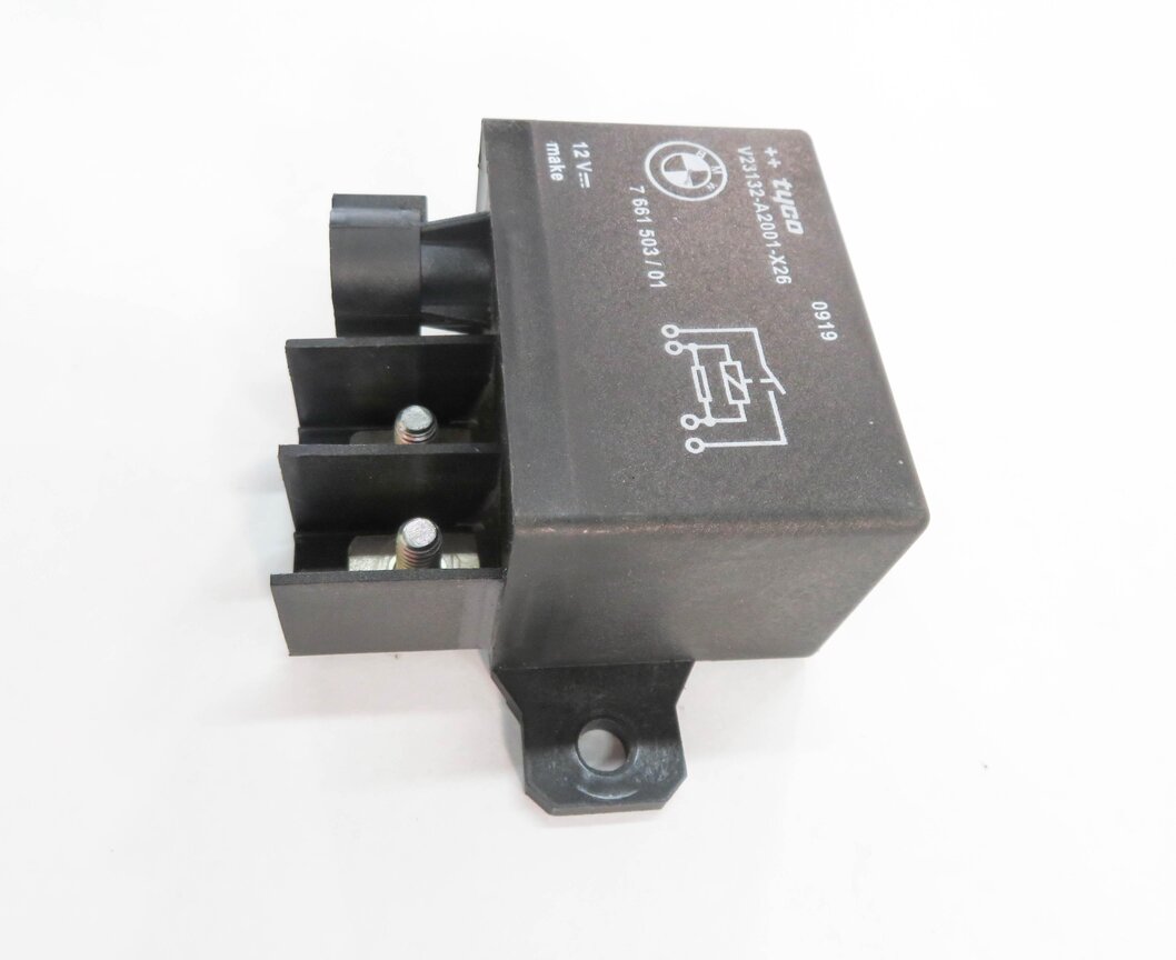 Thumbnail 3: 2009 BMW 750i (F01) COOLING FAN RELAY MODULE