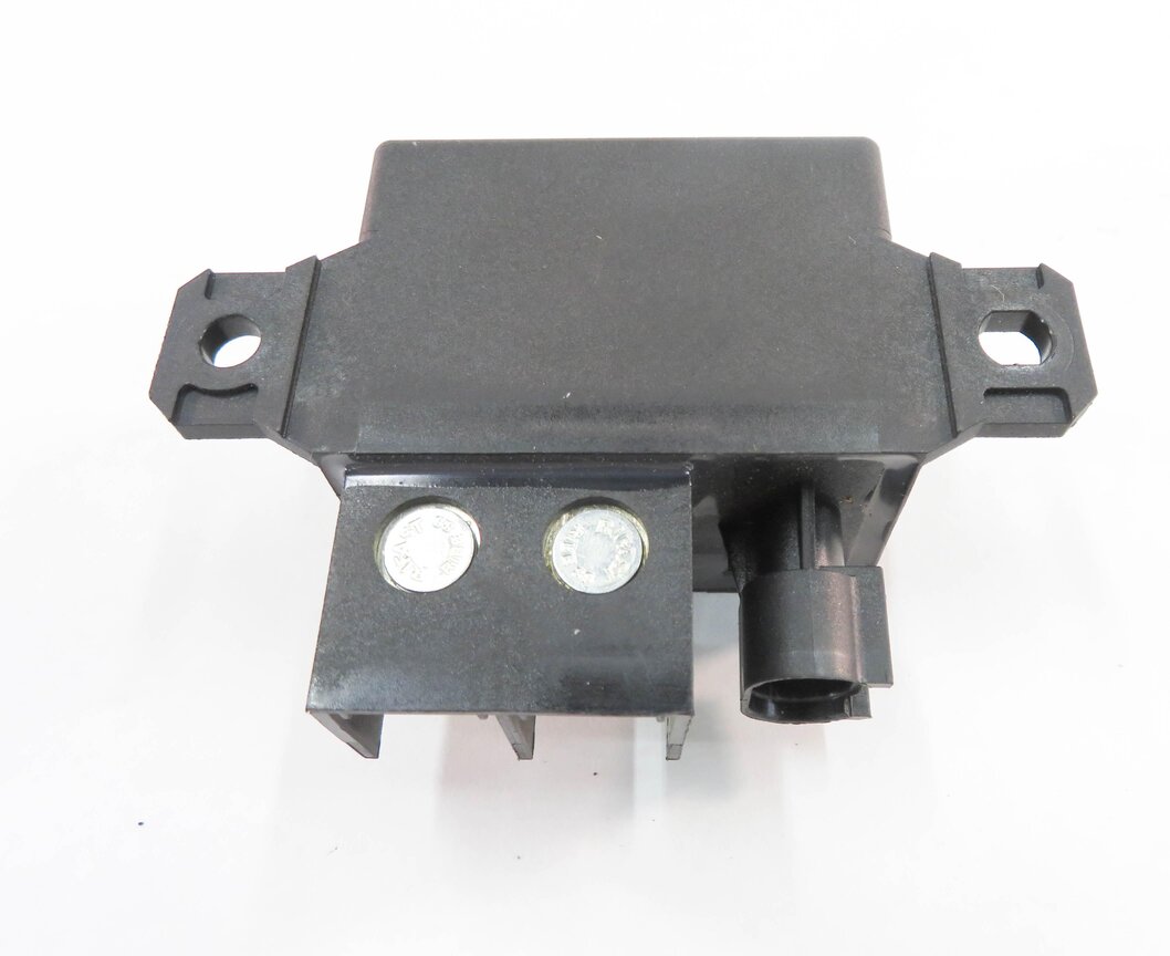 Thumbnail 5: 2009 BMW 750i (F01) COOLING FAN RELAY MODULE