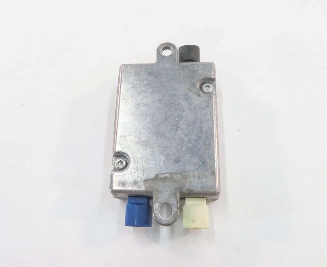 Thumbnail 5: 2009 BMW 750i (F01) AUXILIARY USB INPUT INTERFACE HUB MODULE