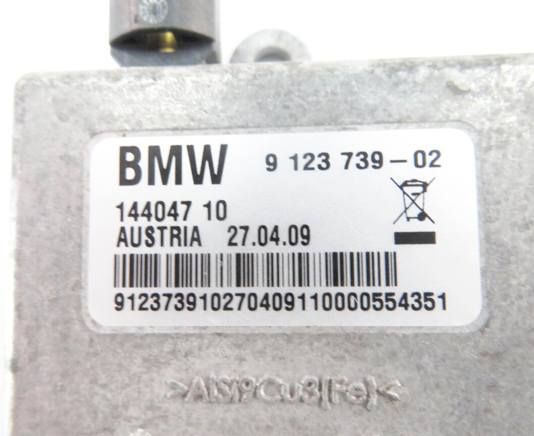 Thumbnail 6: 2009 BMW 750i (F01) AUXILIARY USB INPUT INTERFACE HUB MODULE