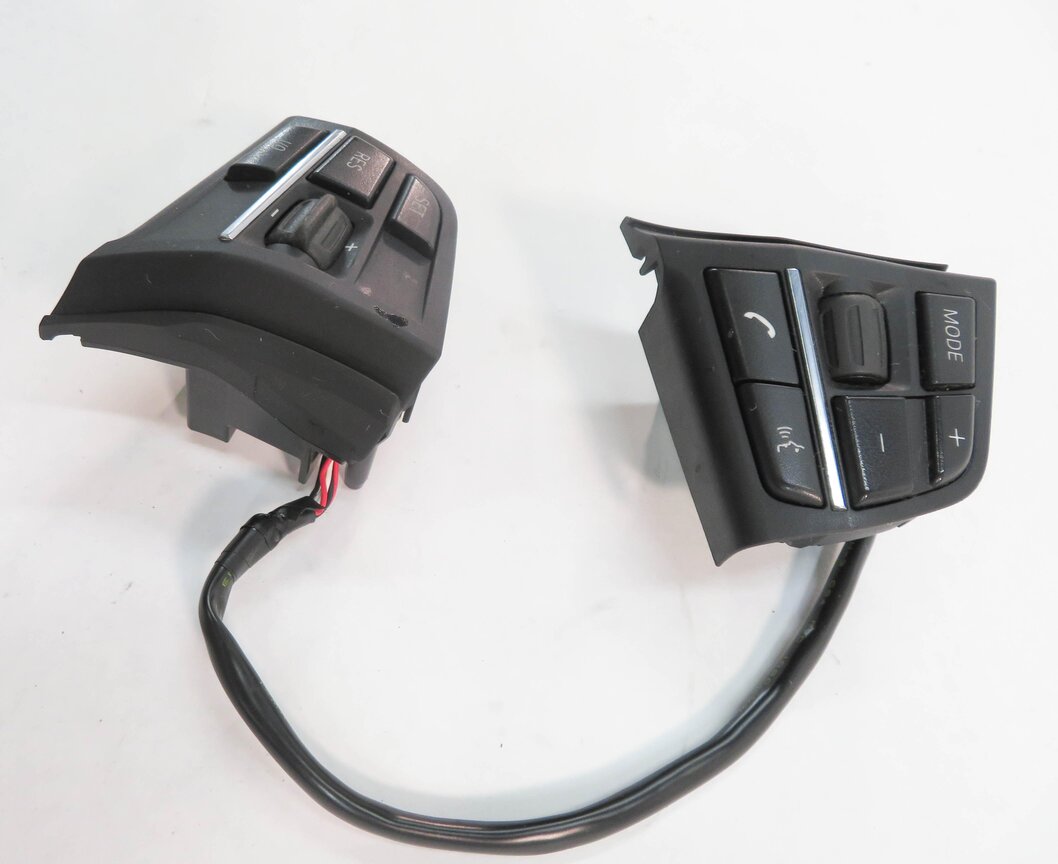 Thumbnail 5: 2009 BMW 750i (F01) STEERING CRUISE CONTROL PHONE MODE SWITCH BUTTON SET