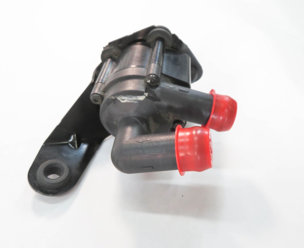 Thumbnail 2: 2009 BMW 750i (F01) 4.4L N63 TWIN TURBO ENGINE - AUX AUXILIARY WATER PUMP