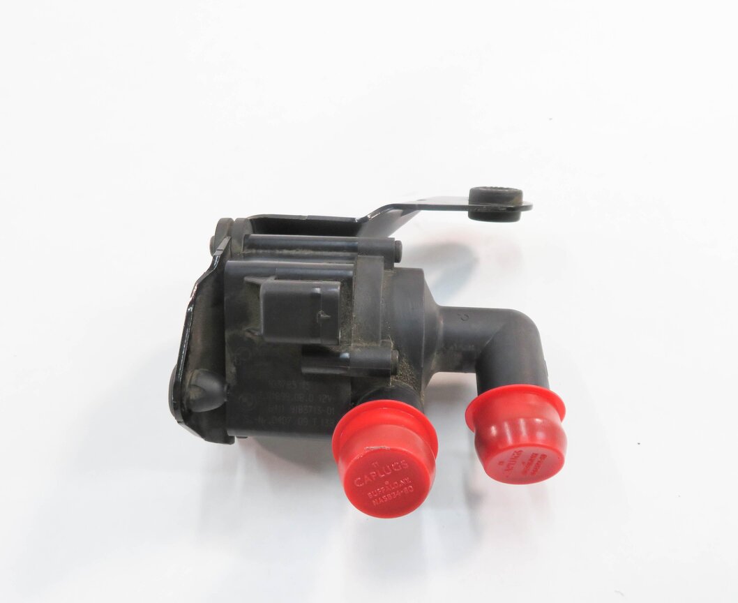 Thumbnail 5: 2009 BMW 750i (F01) 4.4L N63 TWIN TURBO ENGINE - AUX AUXILIARY WATER PUMP