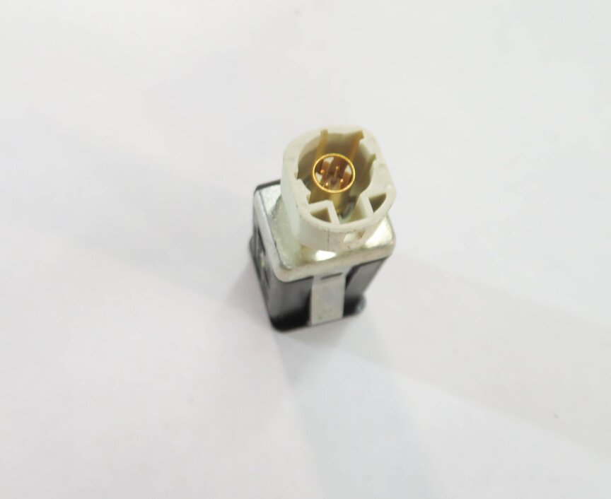 Thumbnail 6: 2009 BMW 750i (F01) USB IN INPUT JACK