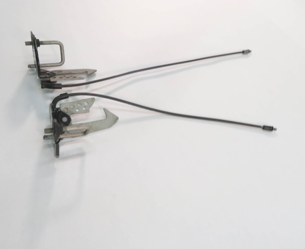 Thumbnail 3: 2009 BMW 750i (F01) FRONT LEFT & RIGHT HOOD SAFETY LOCK LATCH SET-2 w/ CABLES