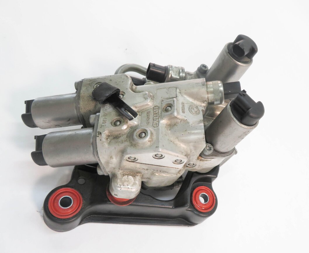 Thumbnail 2: 2009 BMW 750i (F01) 4.4L N63 TURBO ENGINE - DYNAMIC DRIVE SUSPENSION VALVE BLOCK