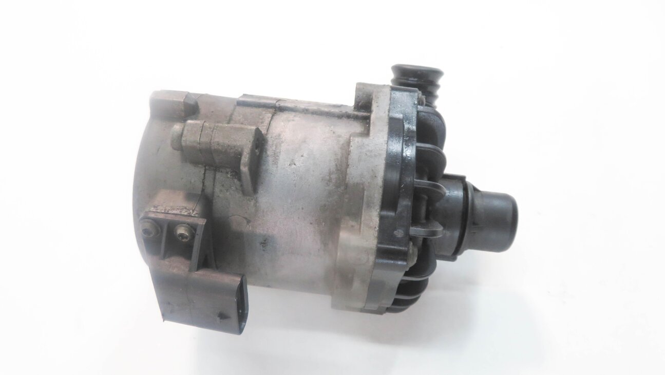 Thumbnail 2: 2009 BMW 750i (F01) 4.4L N63 TWIN TURBO ENGINE - AUX AUXILIARY WATER PUMP