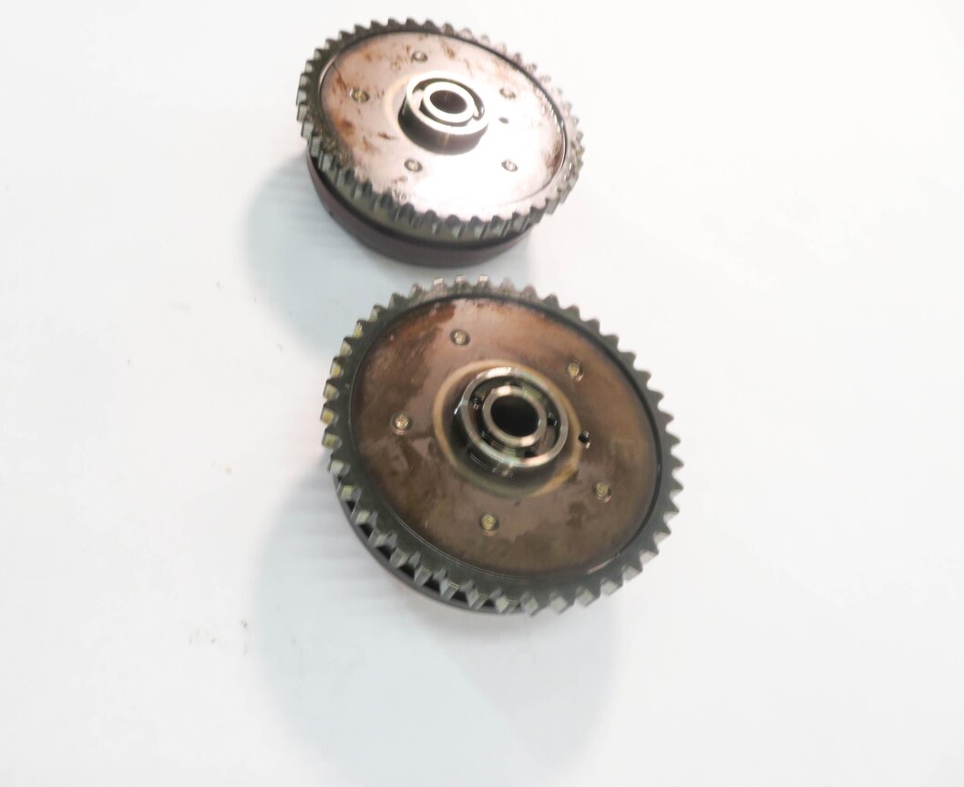 Thumbnail 4: 2009 BMW 750i (F01) 4.4L N63 - LEFT ENGINE INTAKE & EXHAUST TIMING GEAR SET