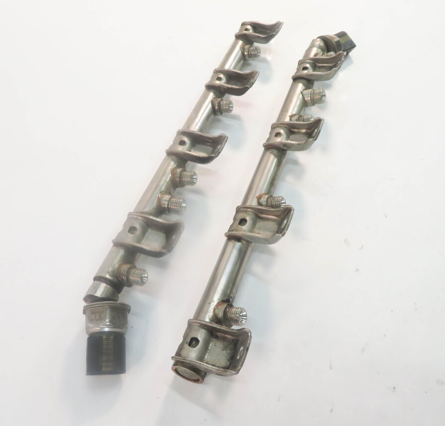 Thumbnail 3: 2009 BMW 750i (F01) 4.4L N63 TWIN TURBO - LEFT & RIGHT ENGINE FUEL RAIL SET-2