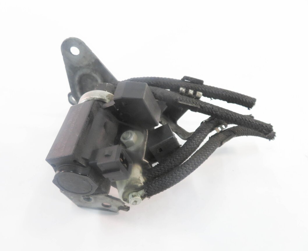 2009 BMW 750i (F01) 4.4L N63 TWIN TURBO ENGINE - PRESSURE CONVERTER VALVE SET-2