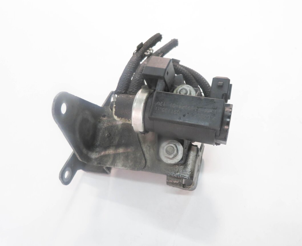 Thumbnail 2: 2009 BMW 750i (F01) 4.4L N63 TWIN TURBO ENGINE - PRESSURE CONVERTER VALVE SET-2