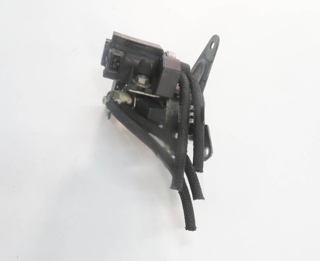 Thumbnail 3: 2009 BMW 750i (F01) 4.4L N63 TWIN TURBO ENGINE - PRESSURE CONVERTER VALVE SET-2