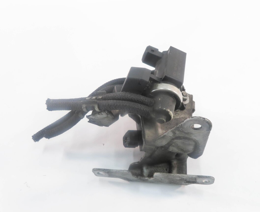Thumbnail 4: 2009 BMW 750i (F01) 4.4L N63 TWIN TURBO ENGINE - PRESSURE CONVERTER VALVE SET-2