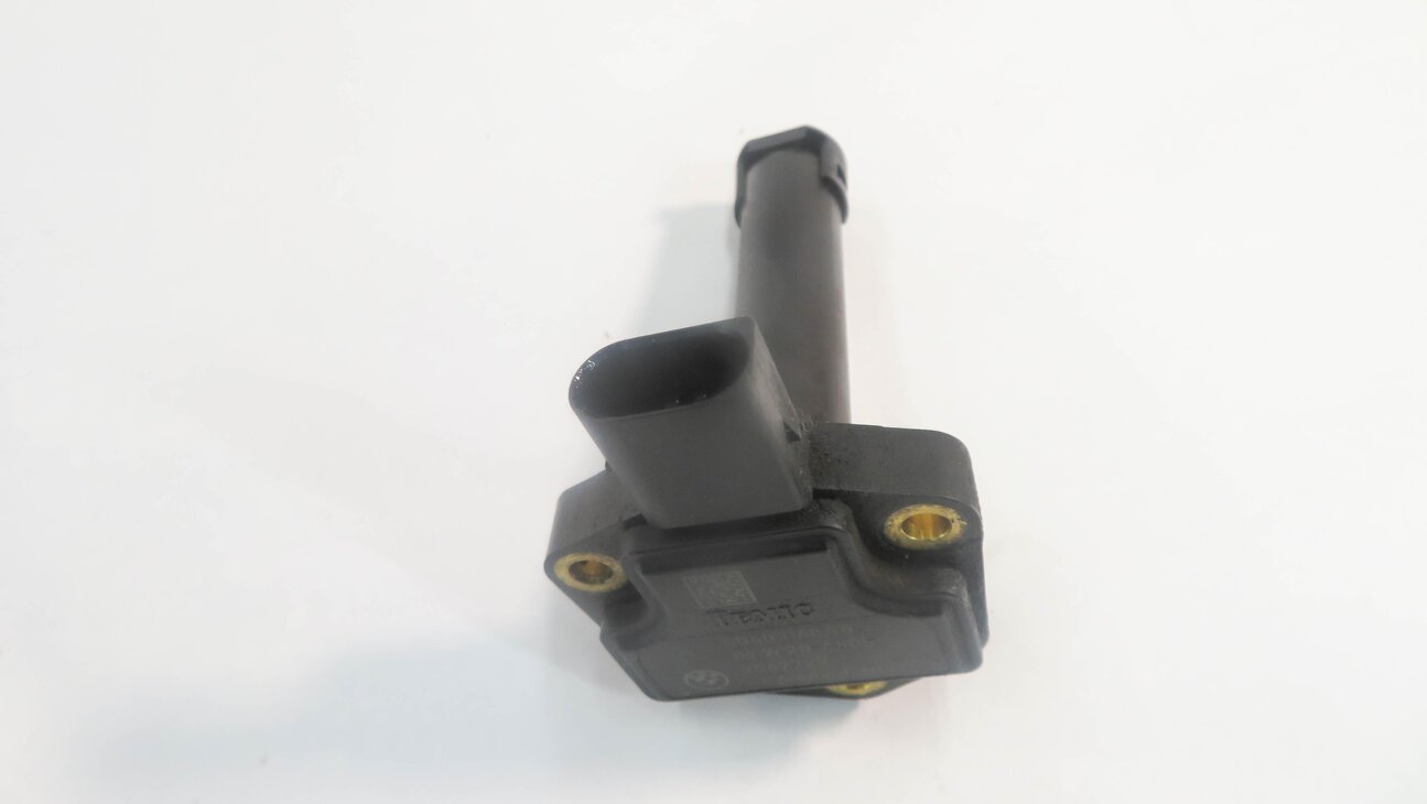 Thumbnail 2: 2009 BMW 750i (F01) 4.4L N63 TWIN TURBO ENGINE MOTOR OIL FLUID PAN LEVEL SENSOR