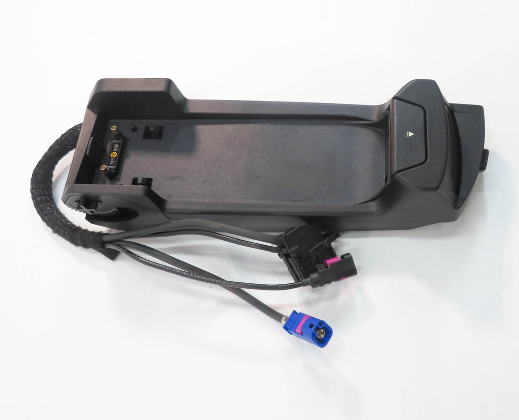Thumbnail 2: 2014 BMW 740i (F01) FRONT CENTER CONSOLE CELL PHONE SNAP IN CRADLE