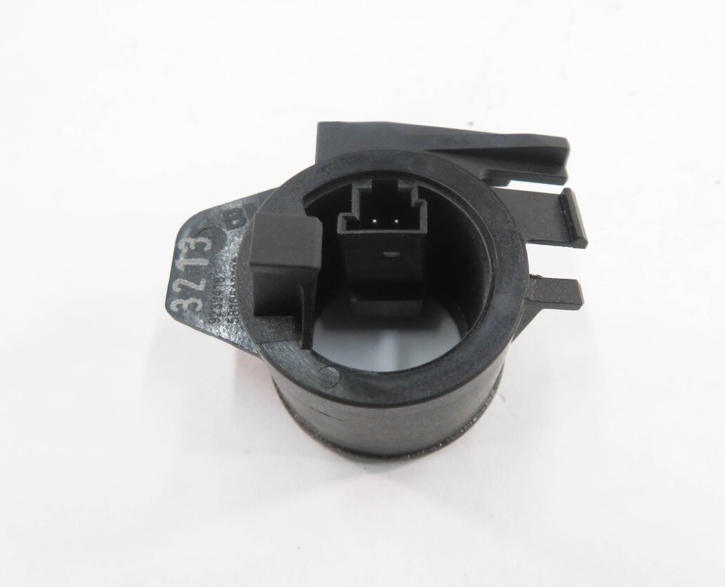 Thumbnail 2: 2014 BMW 740i (F01) IGNITION SWITCH IMMOBILIZER SIGNAL COIL RING