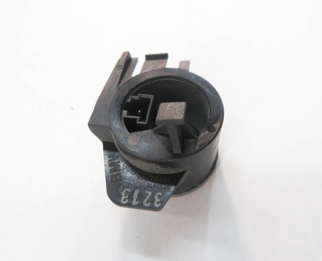 Thumbnail 3: 2014 BMW 740i (F01) IGNITION SWITCH IMMOBILIZER SIGNAL COIL RING
