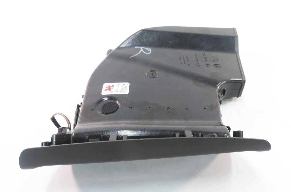 Thumbnail 5: 2014 BMW 740i (F01) RIGHT PASSENGER REAR PILLAR HEATER A/C AIR VENT (BLACK)