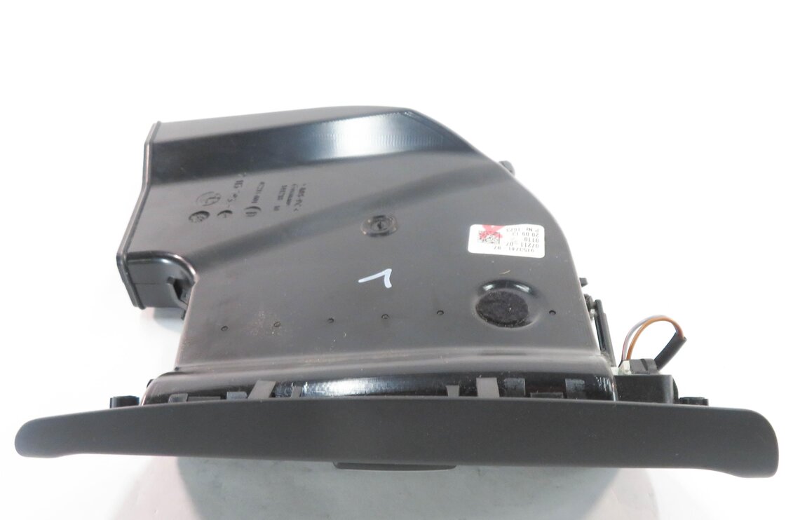 Thumbnail 5: 2014 BMW 740i (F01) LEFT DRIVER REAR PILLAR HEATER A/C AIR VENT (BLACK)