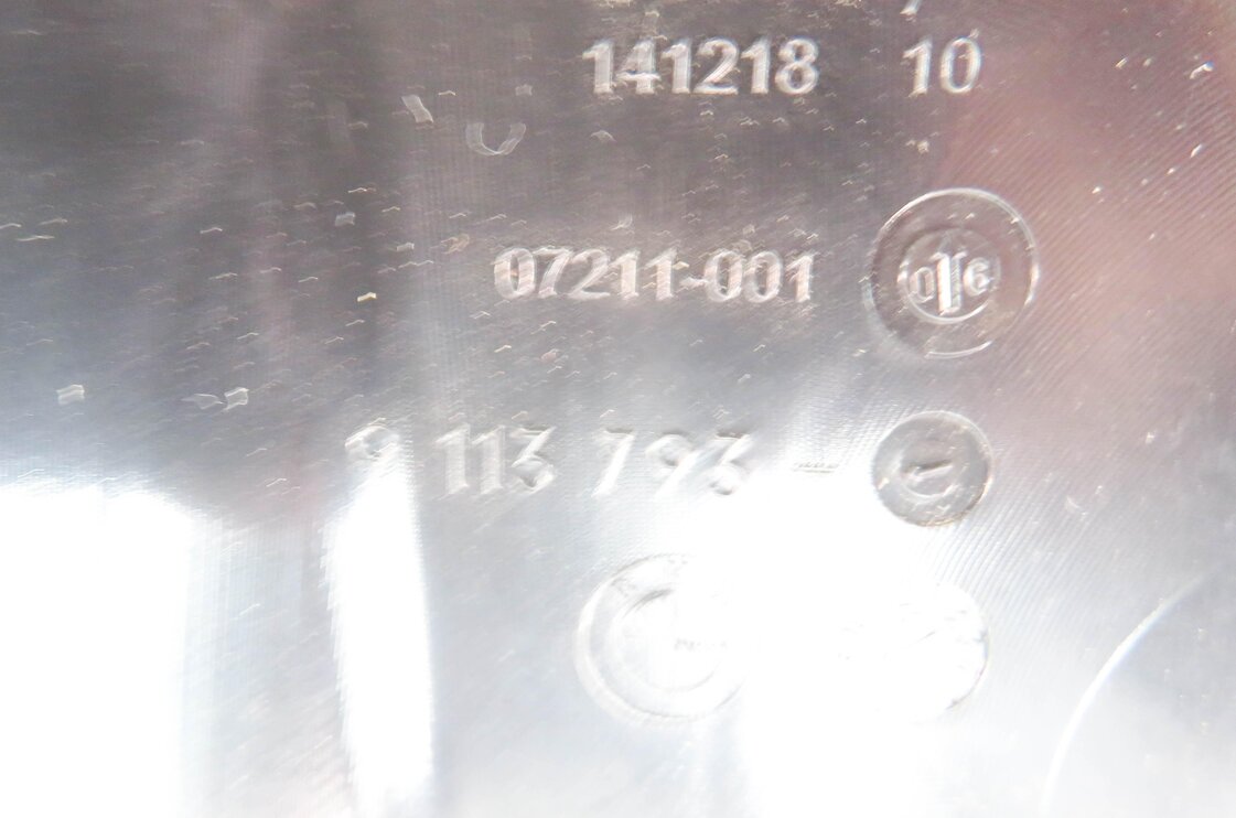 Thumbnail 6: 2014 BMW 740i (F01) LEFT DRIVER REAR PILLAR HEATER A/C AIR VENT (BLACK)