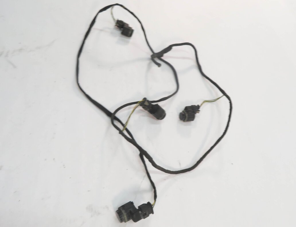 Thumbnail 3: 2014 BMW 740i (F01) REAR PDC PARK ASSIST SENSOR SET-4 w/ HARNESS (BLACK)