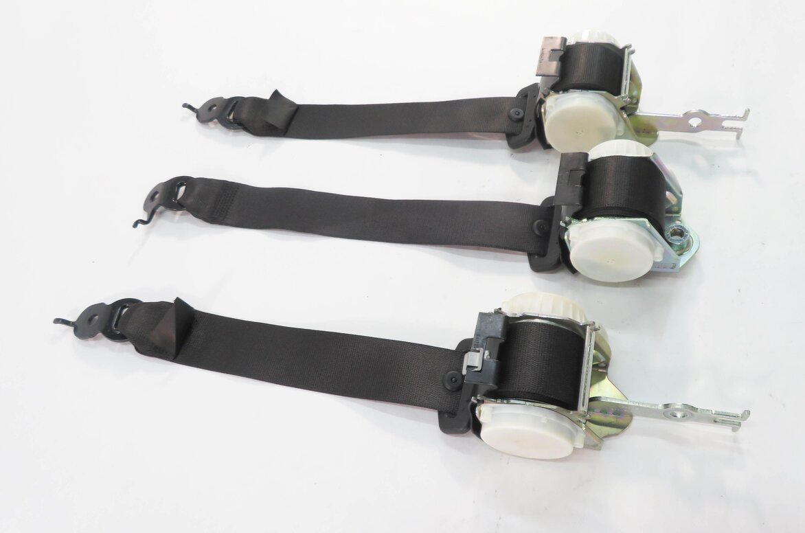 Thumbnail 2: 2014 BMW 740i (F01) REAR LEFT / CENTER / RIGHT - SEATBELT RETRACTOR SET (BLACK)