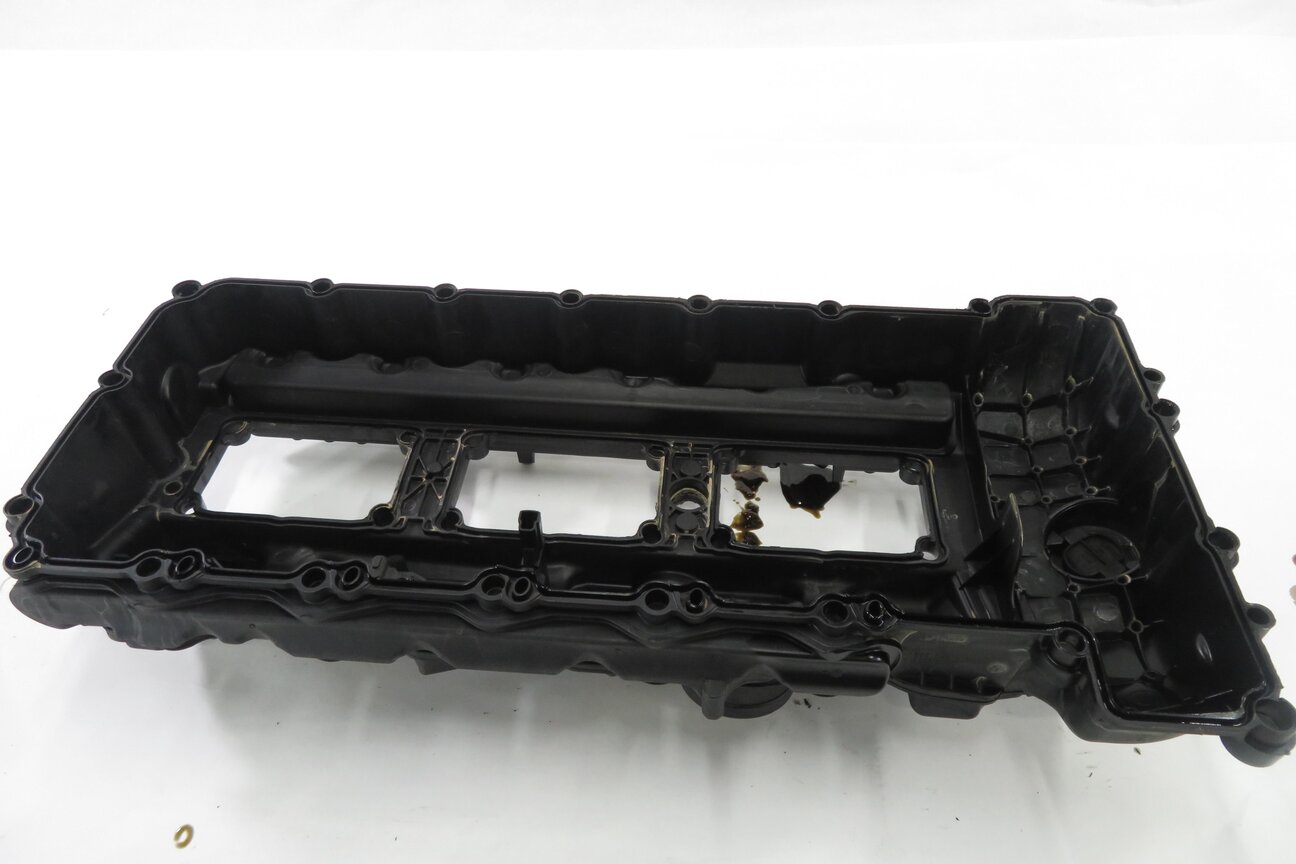 Thumbnail 6: 2010-2019 BMW 335i 435i 535i 740i X1 X3 X4 X5 X6 - 3.0L N55 ENGINE VALVE COVER