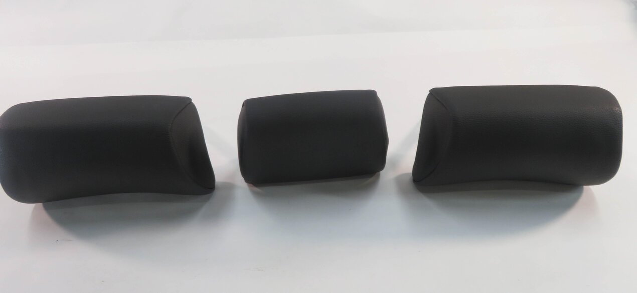Thumbnail 4: 2014 BMW 740i (F01) REAR - LEFT / CENTER / RIGHT - HEADREST SET (BLACK LEATHER)