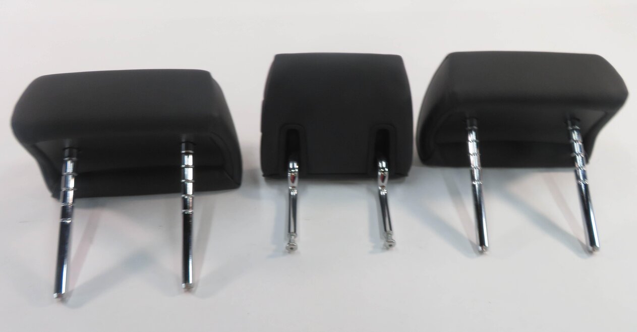 Thumbnail 5: 2014 BMW 740i (F01) REAR - LEFT / CENTER / RIGHT - HEADREST SET (BLACK LEATHER)