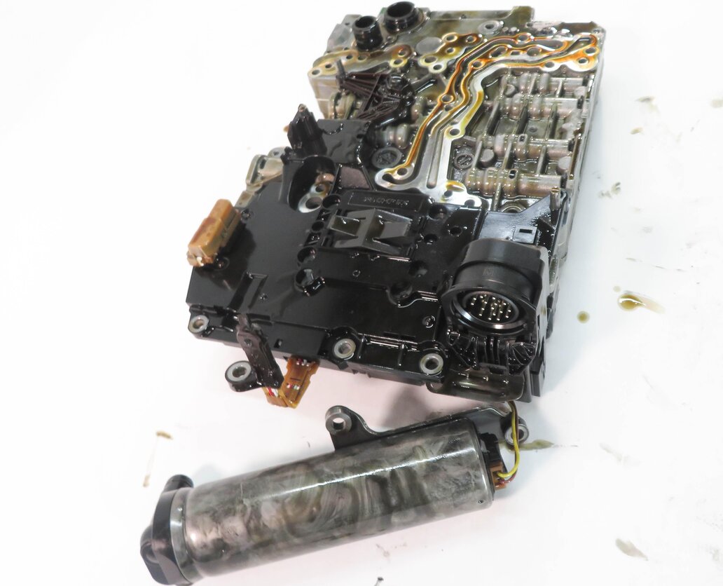 Thumbnail 4: 2014 BMW 740i (F01 F02) RWD - 8HP-45 A/T AUTOMATIC TRANSMISSION VALVE BODY