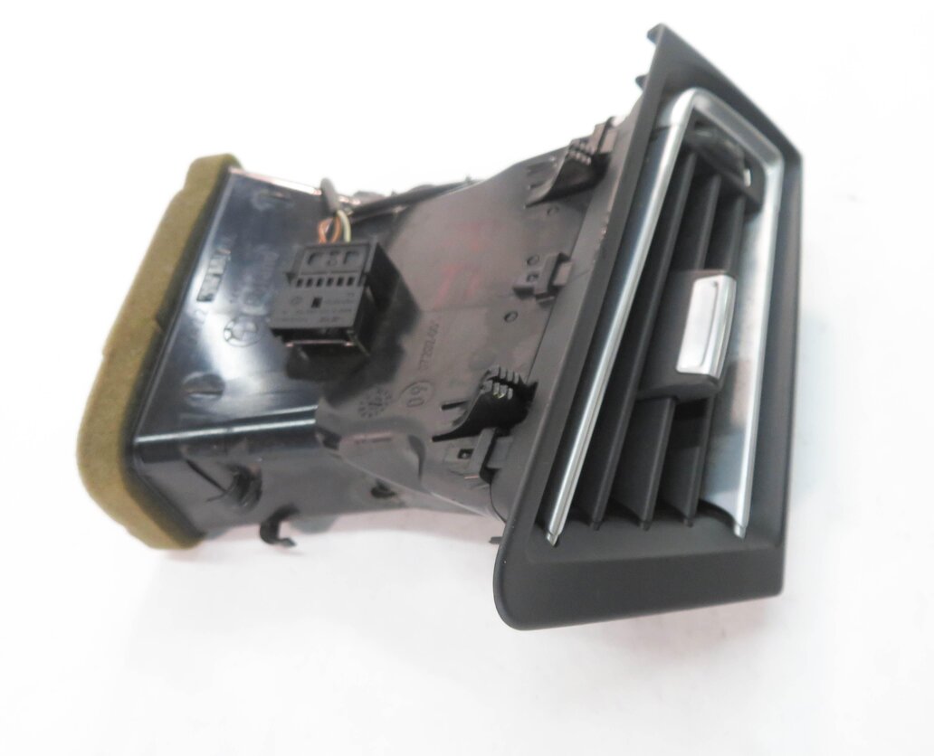 Thumbnail 2: 2014 BMW 740i (F01) RIGHT FRONT PASSENGER DASH HEATER A/C AIR VENT