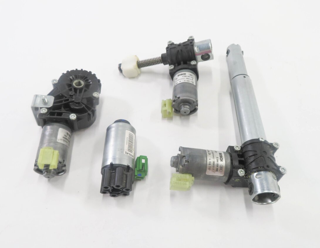 2013 BMW 528i (F10) LEFT FRONT DRIVER SEAT TRACK SEAT MOTOR SET-4