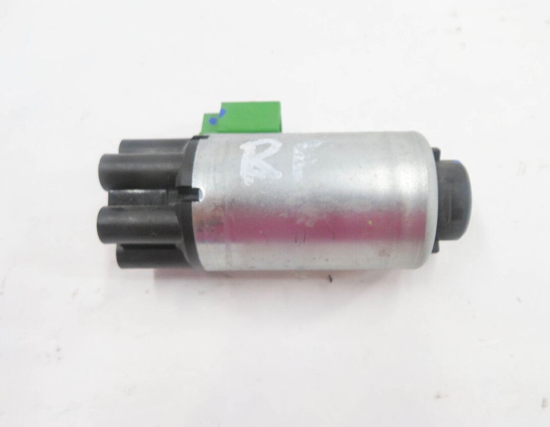 Thumbnail 6: 2013 BMW 528i (F10) RIGHT FRONT PASSENGER SEAT TRACK SEAT MOTOR SET-4