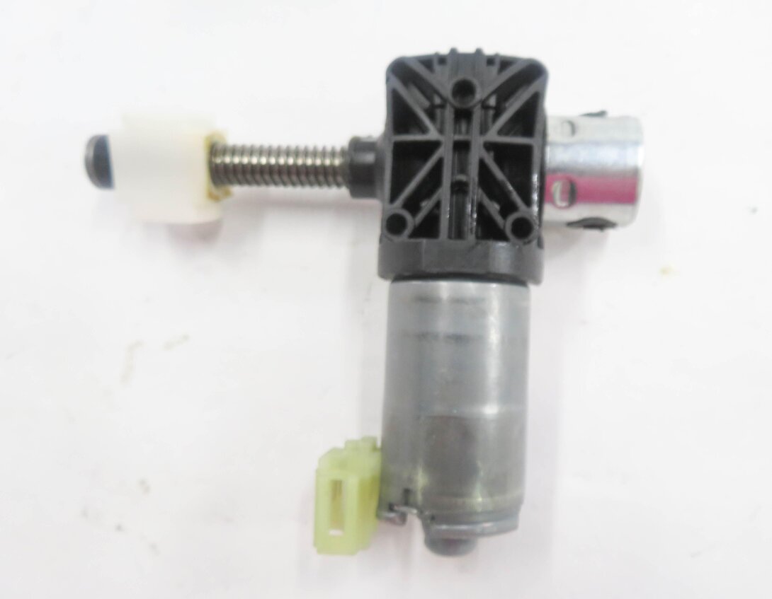 Thumbnail 7: 2013 BMW 528i (F10) RIGHT FRONT PASSENGER SEAT TRACK SEAT MOTOR SET-4