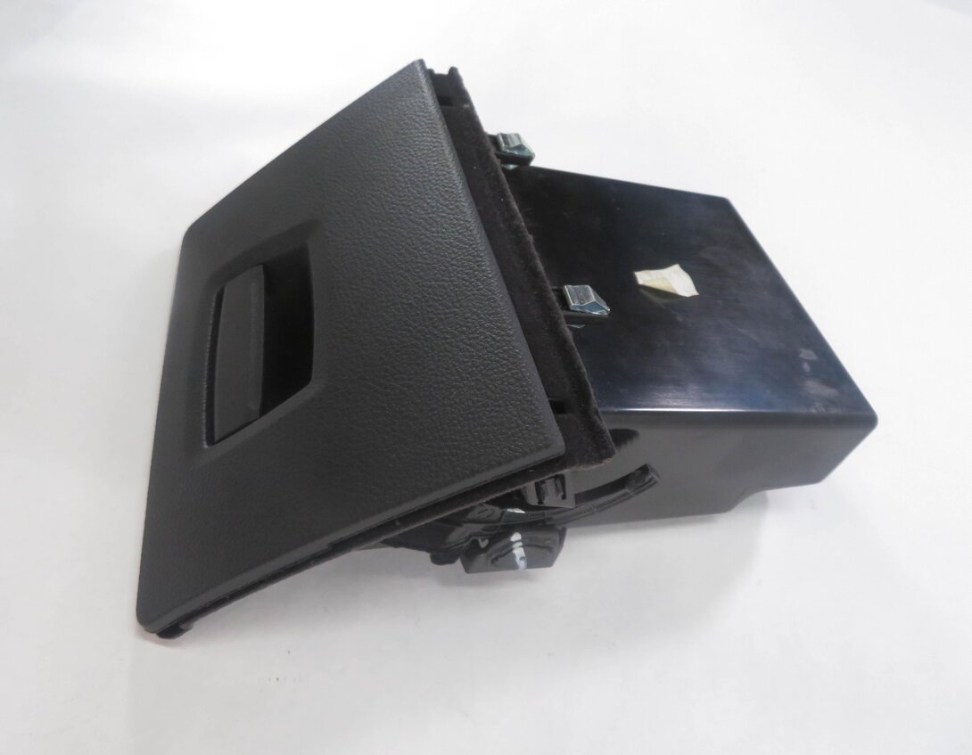 Thumbnail 3: 2013 BMW 528i (F10) LEFT FRONT DRIVER DASH STORAGE COMPARTMENT BOX (BLACK)