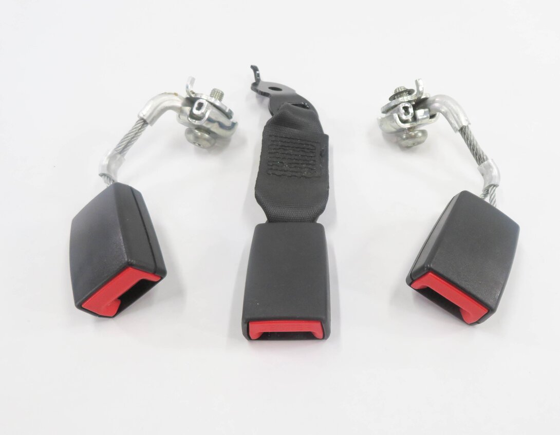 Thumbnail 2: 2013 BMW 528i (F10) REAR SEAT SEATBELT BUCKLE RECEIVER SET-3 (BLACK)