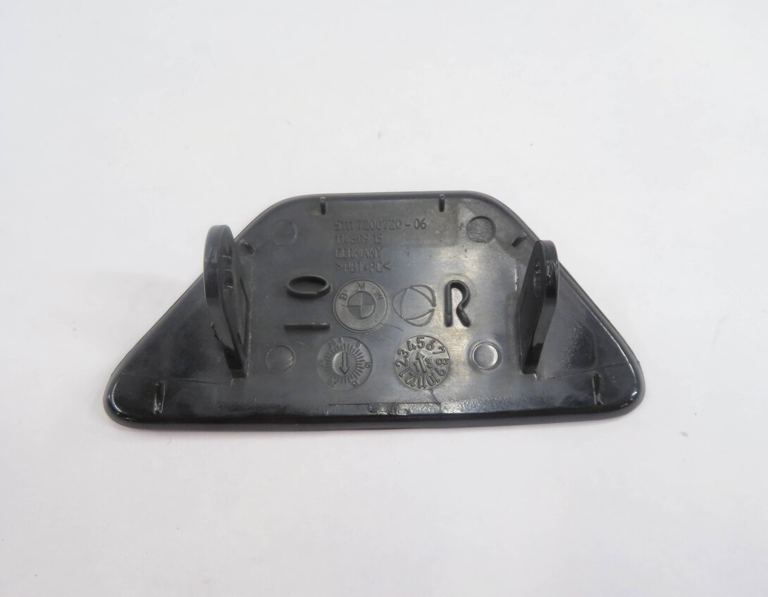 Thumbnail 3: 2013 BMW 528i (F10) RIGHT FRONT PASSENGER HEADLIGHT SQUIRTER TRIM (BLACK 2 668)