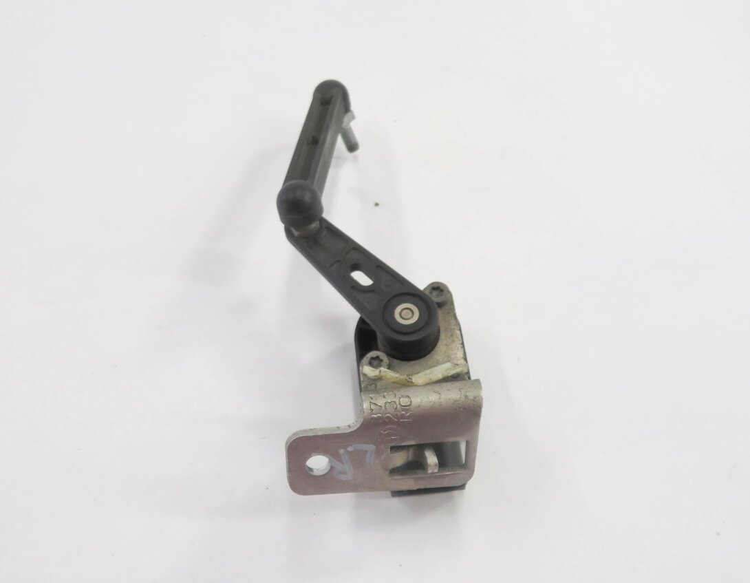 Thumbnail 3: 2013 BMW 528i (F10) LEFT DRIVER REAR SUSPENSION HEIGHT LEVEL SENSOR