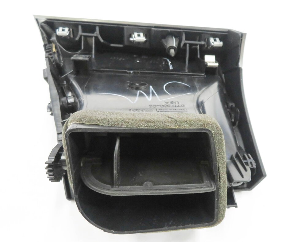 Thumbnail 5: 2008 BMW X5 (E70) RIGHT FRONT PASSENGER DASH HEATER A/C AIR VENT