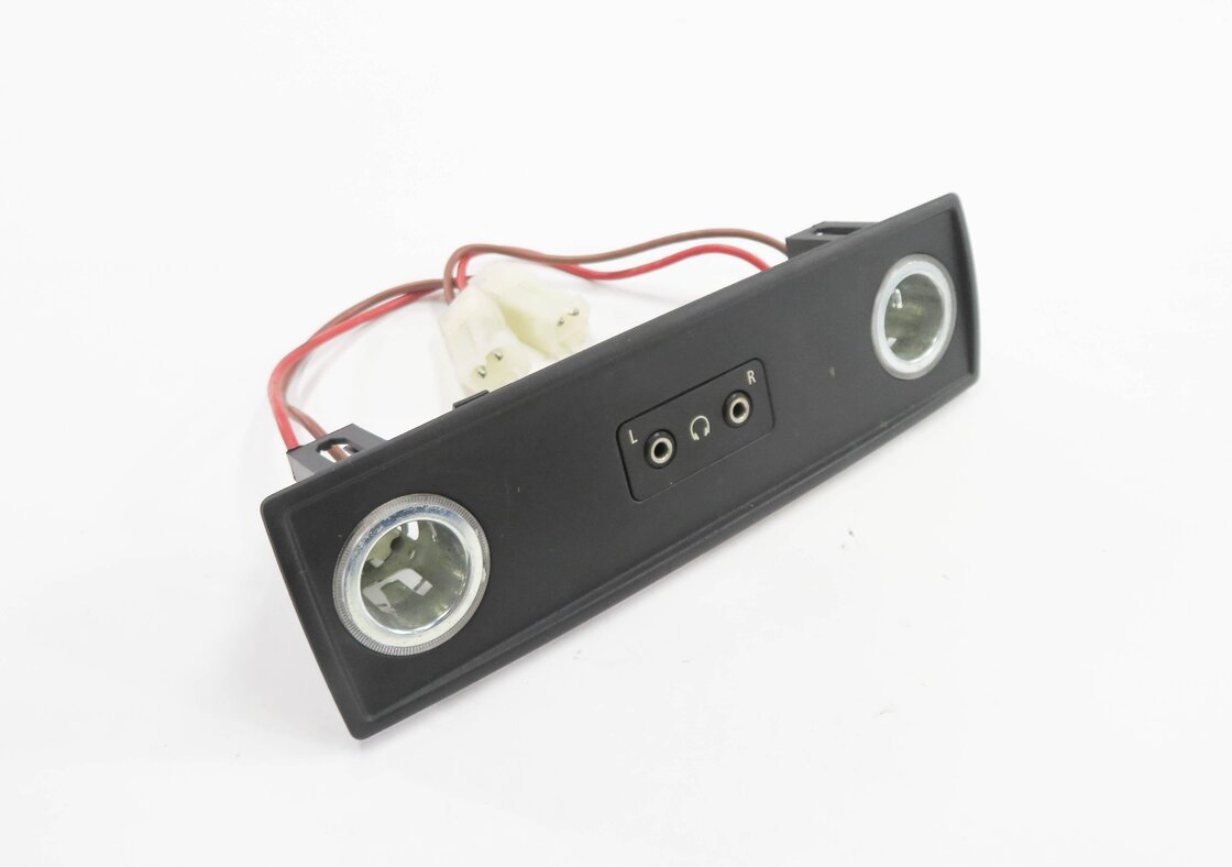 2008 BMW X5 (E70) REAR ENTERTAINMENT HEADPHONE JACKS w/ 12v SOCKETS