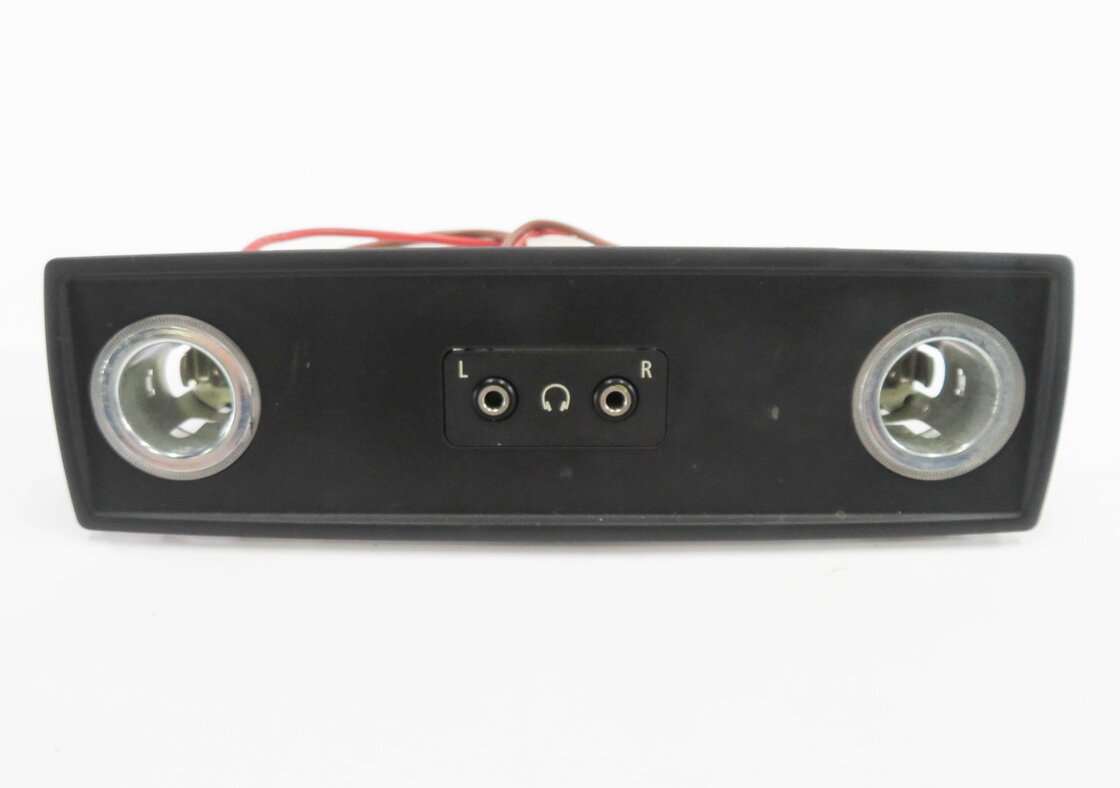 Thumbnail 2: 2008 BMW X5 (E70) REAR ENTERTAINMENT HEADPHONE JACKS w/ 12v SOCKETS