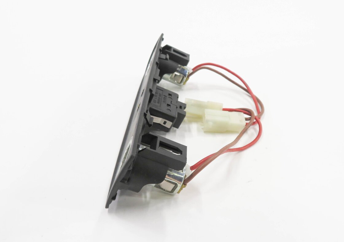 Thumbnail 3: 2008 BMW X5 (E70) REAR ENTERTAINMENT HEADPHONE JACKS w/ 12v SOCKETS