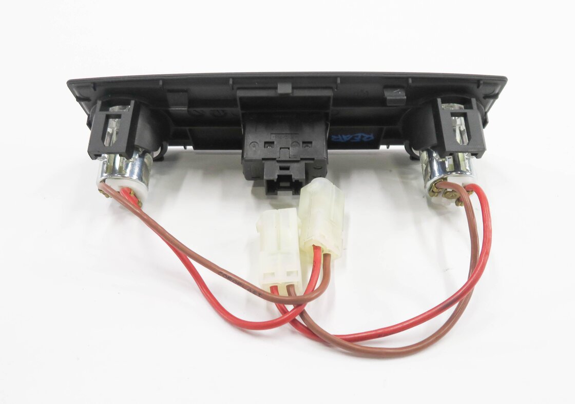 Thumbnail 4: 2008 BMW X5 (E70) REAR ENTERTAINMENT HEADPHONE JACKS w/ 12v SOCKETS
