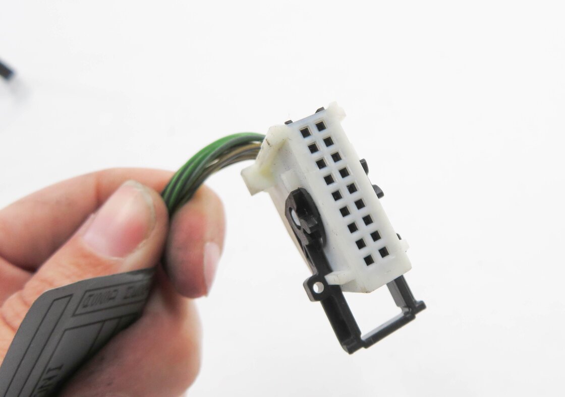 Thumbnail 6: 2008 BMW X5 (E70) REAR PDC PARK DISTANCE SENSOR SET-4 w/ HARNESS (BLACK)