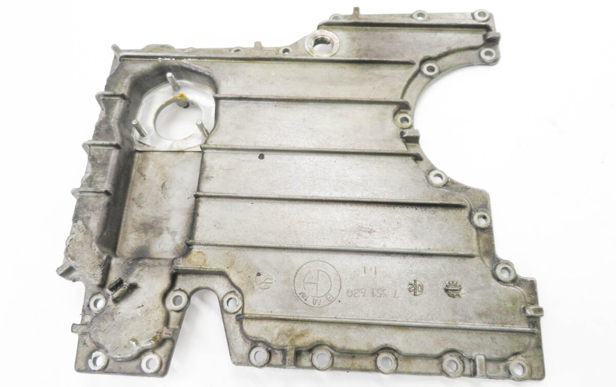 Thumbnail 2: 2007-2010 BMW X5 (E70) 4.8L N62 V8 ENGINE - LOWER MOTOR OIL FLUID PAN SUMP LID