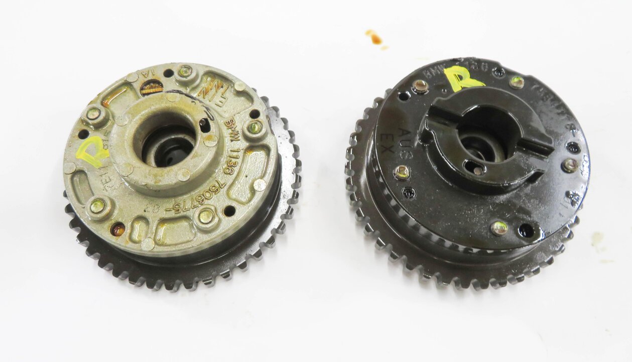 Thumbnail 2: 2008 BMW X5 (E70) 4.8L N62 V8 - RIGHT ENGINE INTAKE & EXHAUST TIMING GEAR SET