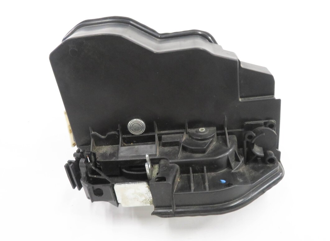 10-18 BMW E90 F30 F32 E60 F10 F01 F25 F26 E70 E71 - LEFT SIDE REAR DOOR LATCH