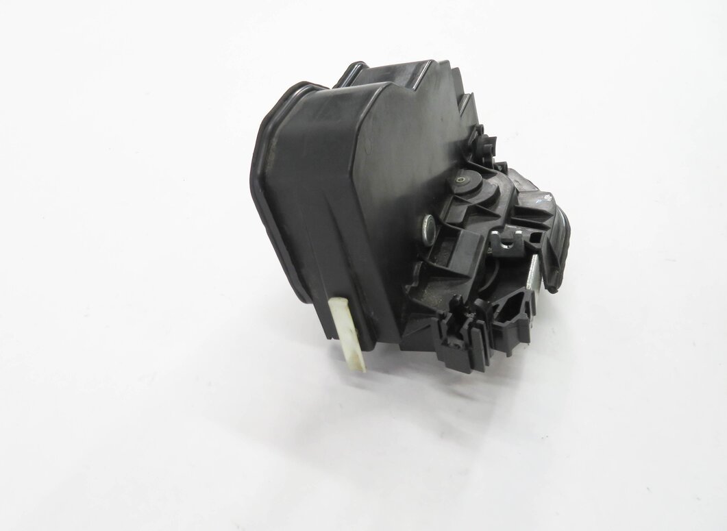 Thumbnail 2: 10-18 BMW E90 F30 F32 E60 F10 F01 F25 F26 E70 E71 - LEFT SIDE REAR DOOR LATCH