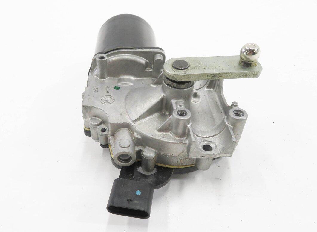 Thumbnail 1: 12-19 BMW 320i 328i 330i 335i 340i 428i 430i 435i 440i M3 M4 - FRONT WIPER MOTOR
